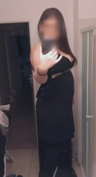Büsra, 39