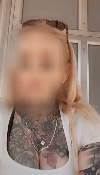 Christina, 37