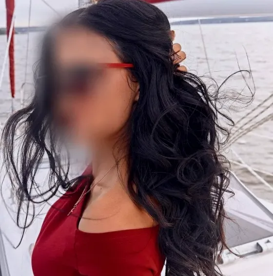 Fiona, 35