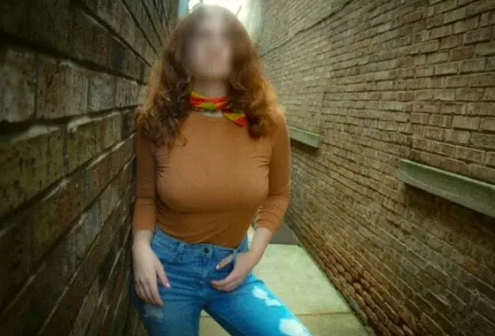 Greta, 32