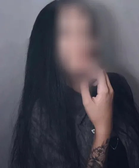 Helena, 25