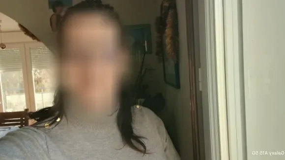 Julia, 33