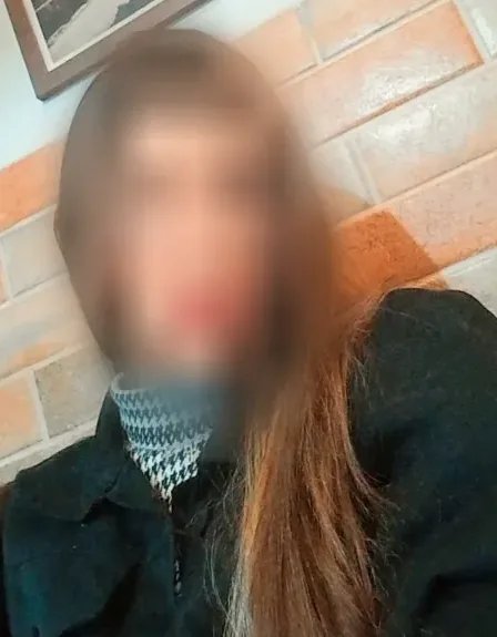 Lotta, 25