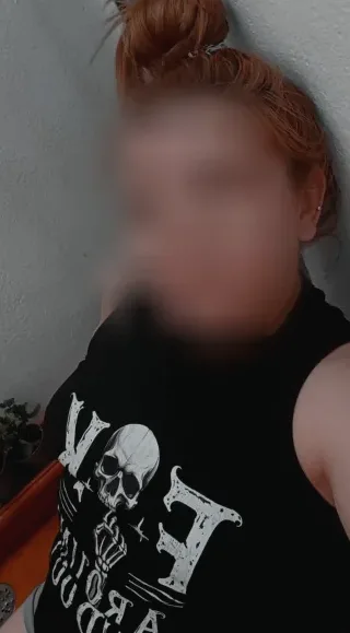 Lucia, 35
