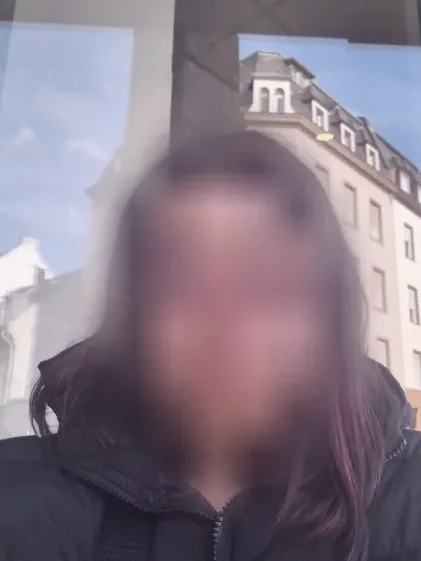 Nicole, 36