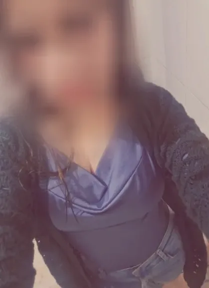 Saskia, 33