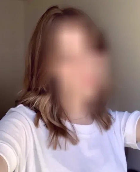 Sina, 28